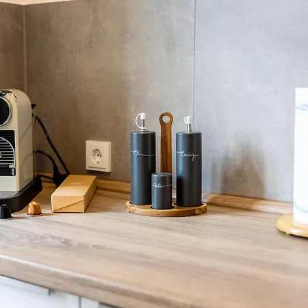 New - Nora - Messe - Airport * دريسدن