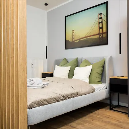 New - Nora - Messe - Airport * دريسدن