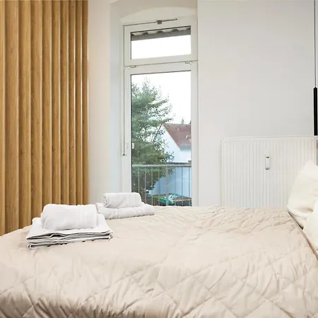 New - Nora - Messe - Airport Daire *
