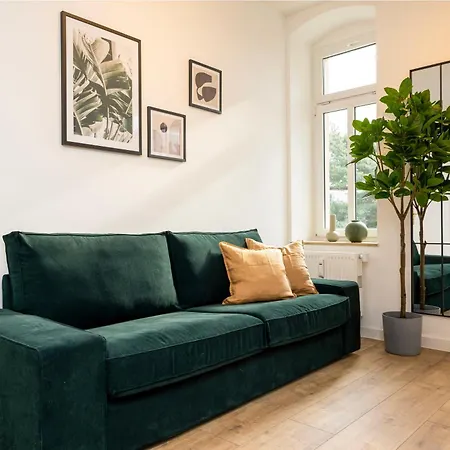 New - Nora - Messe - Airport Drezno